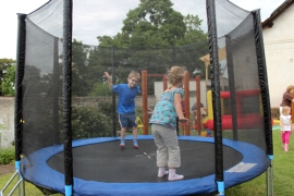 23.6.2013 - Přivítání prázdnin - piknik a divadélko na zahradě